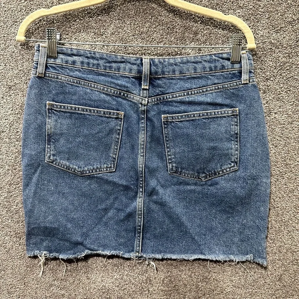 BDG Mini Pencil Skirt Medium‎ Blue Denim Frayed Hem Pockets Casual